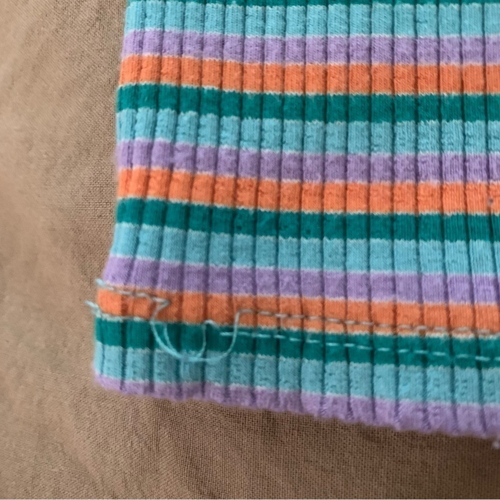 American Eagle Striped Cropped V Neck Cami - Picture 6 of 6